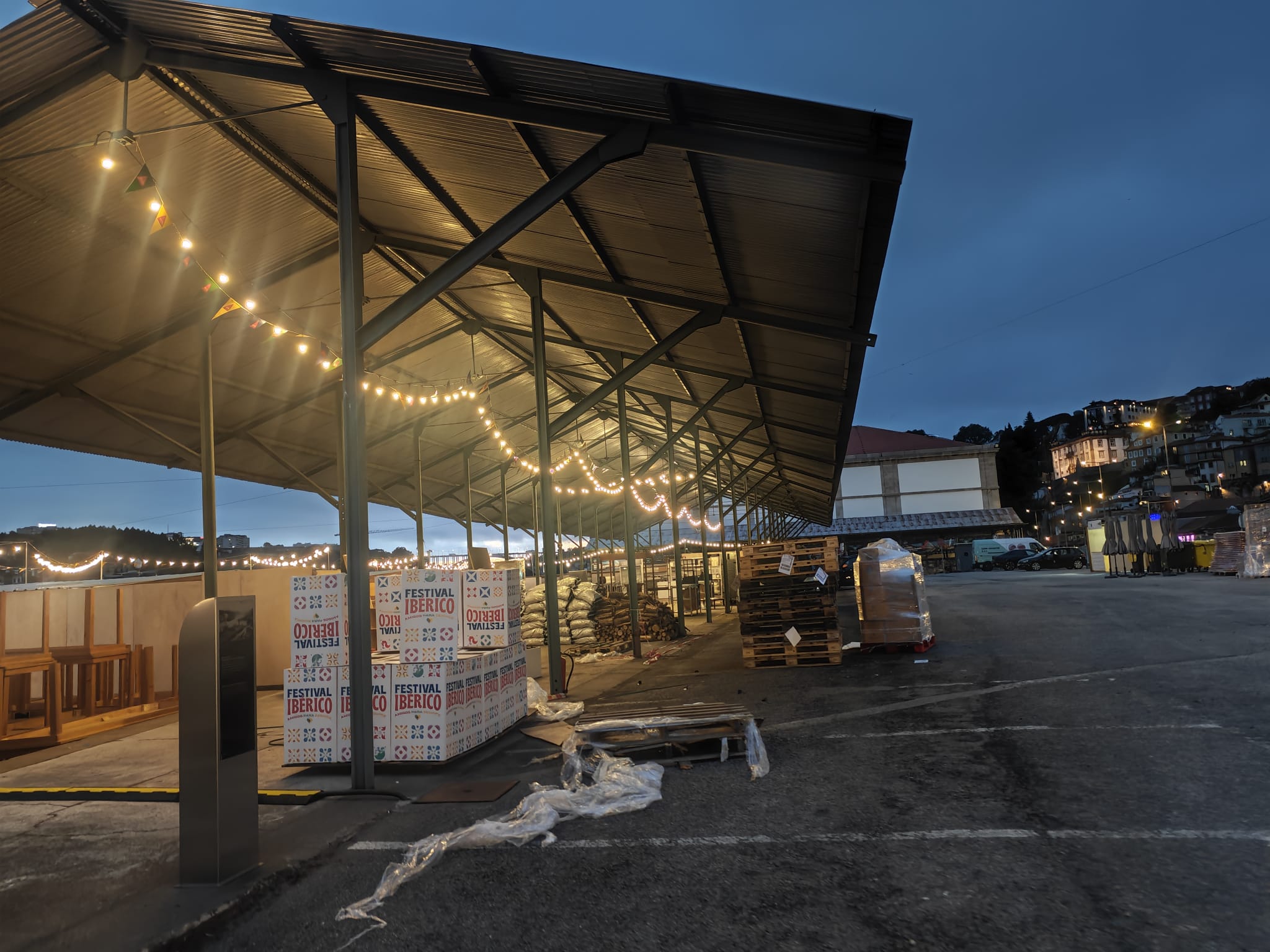 Trabalho de montagem elétrica e iluminação da AP Montagens Eléctricas